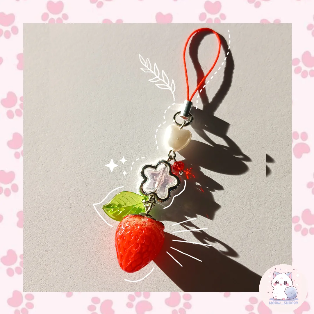 آویز گوشی توت فرنگی